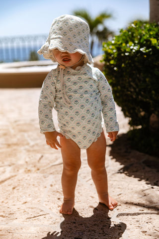 girls bella scallop hat